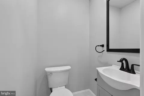 Entry Way - 3224 Normount Ave, Baltimore, MD 21216 photo 12 of 19