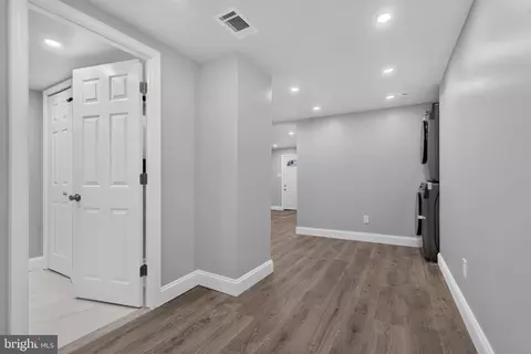 Entry Way - 3224 Normount Ave, Baltimore, MD 21216 photo 17 of 19