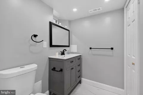 Bath - 3224 Normount Ave, Baltimore, MD 21216 photo 2 of 3