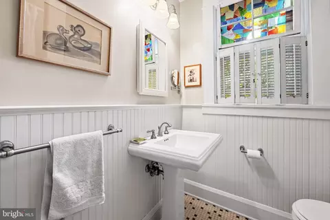 Bath - 2905 Cresmont Ave, Baltimore, MD 21211 photo 1 of 2