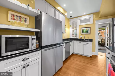 Kitchen - 2905 Cresmont Ave, Baltimore, MD 21211 photo 1 of 4