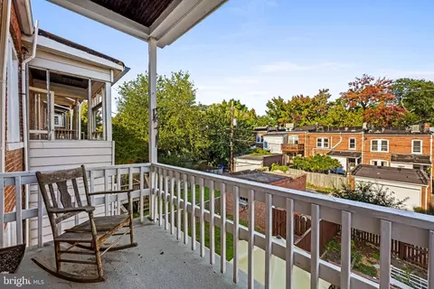 Exterior - 2905 Cresmont Ave, Baltimore, MD 21211 photo 4 of 10