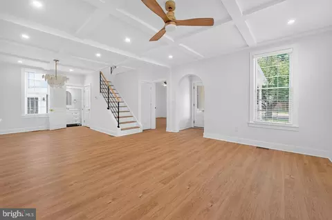 Entry Way - 405 Lyman Ave, Baltimore, MD 21212 photo 2 of 11
