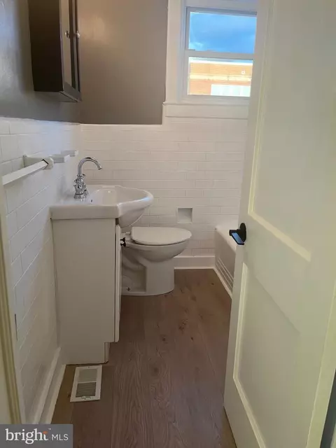 Bath - 714 Rappolla St, Baltimore, MD 21224 photo 2 of 3
