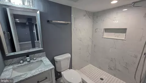 Bath - 2702 Cylburn Ave, Baltimore, MD 21215 photo 10 of 10