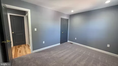 Entry Way - 2702 Cylburn Ave, Baltimore, MD 21215 photo 18 of 21