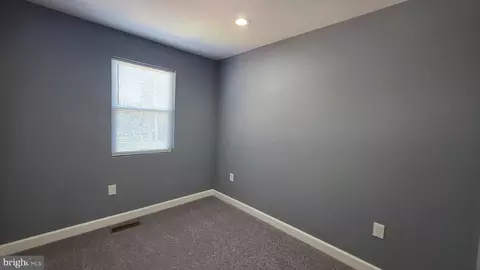Entry Way - 2702 Cylburn Ave, Baltimore, MD 21215 photo 16 of 21