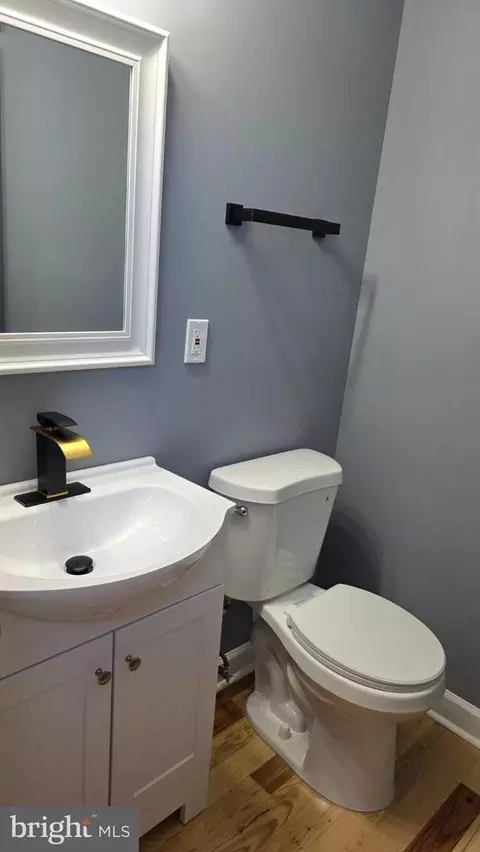 Bath - 2702 Cylburn Ave, Baltimore, MD 21215 photo 1 of 10