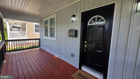 Exterior - 2702 Cylburn Ave, Baltimore, MD 21215 photo 4 of 6