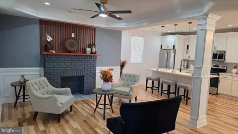 Entry Way - 2702 Cylburn Ave, Baltimore, MD 21215 photo 1 of 21