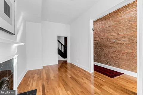 Entry Way - 1731 Mcculloh St, Baltimore, MD 21217 photo 3 of 6