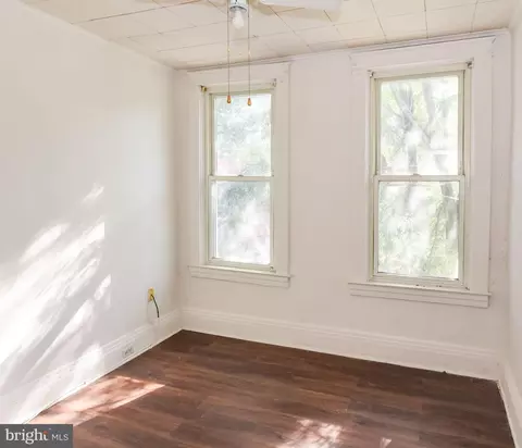 Bedroom - 1313 E Patapsco Ave, Brooklyn, MD 21225 photo 2 of 4
