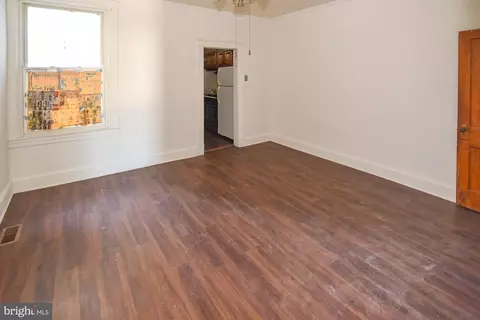 Living - 1313 E Patapsco Ave, Brooklyn, MD 21225 photo 2 of 3