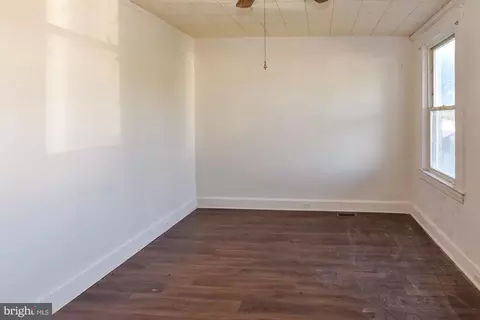 Living - 1313 E Patapsco Ave, Brooklyn, MD 21225 photo 1 of 3