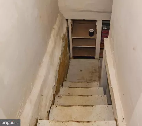 Entry Way - 1313 E Patapsco Ave, Brooklyn, MD 21225 photo 8 of 8