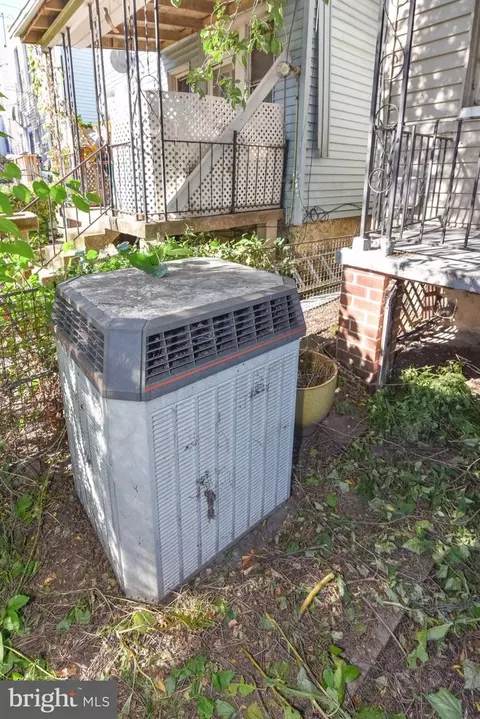 Exterior - 1313 E Patapsco Ave, Brooklyn, MD 21225 photo 5 of 8