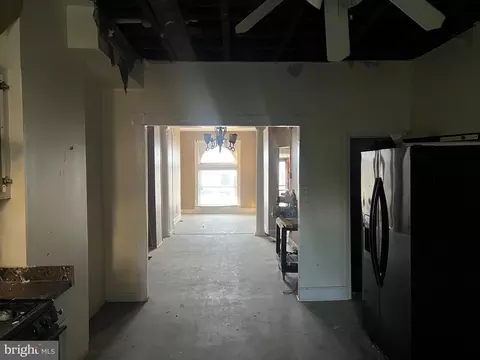Entry Way - 2406 E Hoffman St, Baltimore, MD 21213 photo 1 of 4