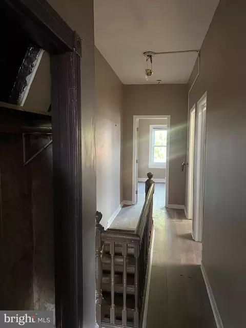 Entry Way - 2406 E Hoffman St, Baltimore, MD 21213 photo 4 of 4