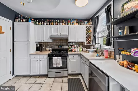 Kitchen - 3657 Chestnut Ave, Baltimore, MD 21211 photo 1 of 2