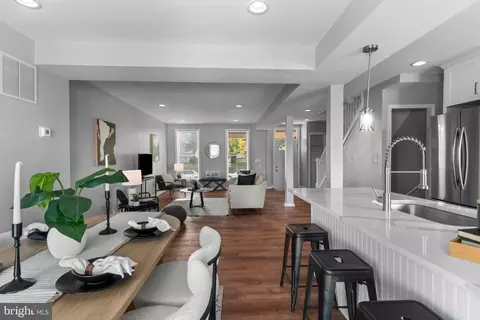 Entry Way - 1826 Chilton St, Baltimore, MD 21218 photo 2 of 6