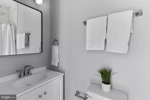 Bath - 1826 Chilton St, Baltimore, MD 21218 photo 3 of 4