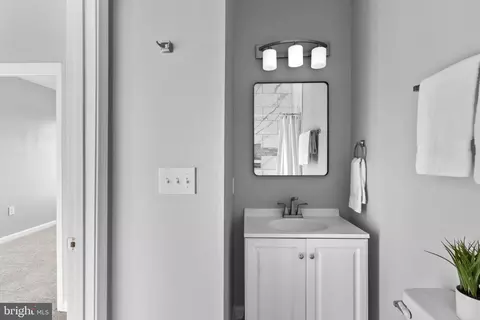 Bath - 1826 Chilton St, Baltimore, MD 21218 photo 2 of 4