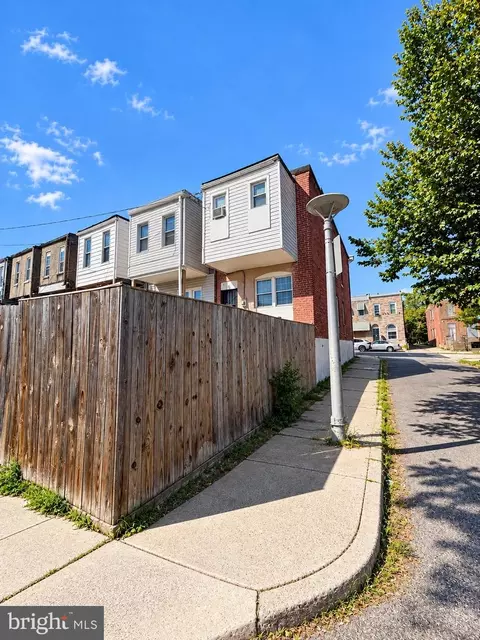 2421 E Hoffman St, Baltimore, MD 21213 photo 3