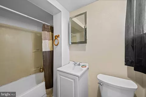 Bath - 3434 Mayfield Ave, Baltimore, MD 21213 photo 3 of 3