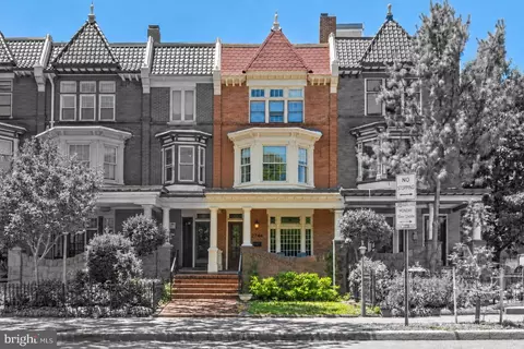 2744 N Calvert St, Baltimore, MD 21218