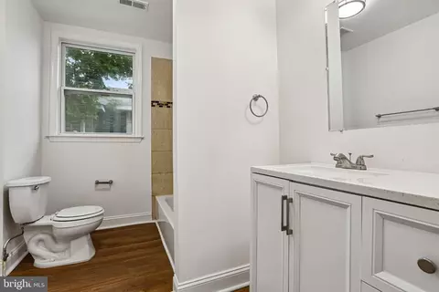 Bath - 3501 W Forest Park Ave, Baltimore, MD 21216 photo 1 of 2