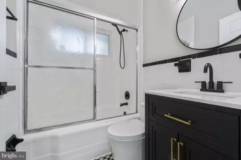 Bath - 5607 Knell Ave, Baltimore, MD 21206 photo 2 of 2