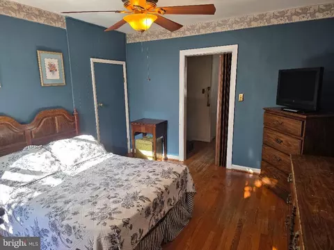 Bedroom - 211 Albemarle St, Baltimore, MD 21202 photo 4 of 7