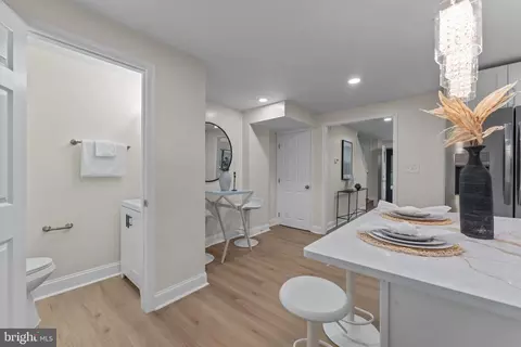 Entry Way - 5613 Moravia Rd, Baltimore, MD 21206 photo 3 of 6