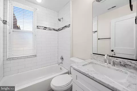 Bath - 600 S Eaton St, Baltimore, MD 21224 photo 1 of 4