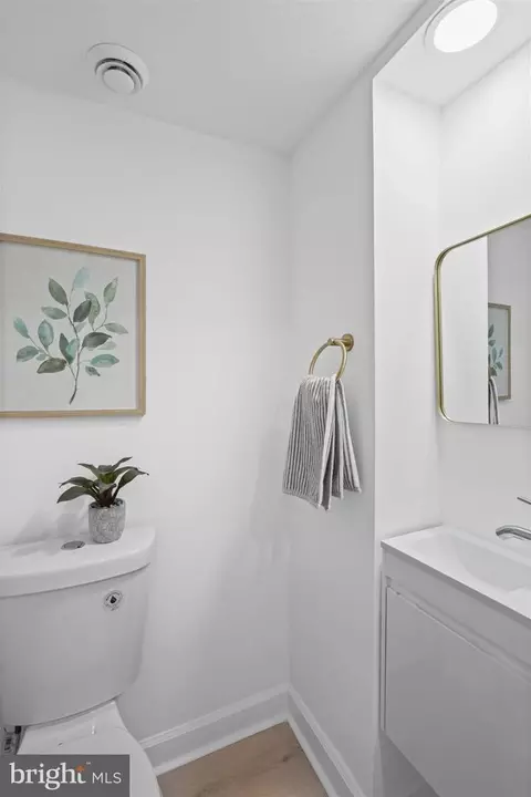Bath - 38 N Monastery Ave, Baltimore, MD 21229 photo 1 of 5