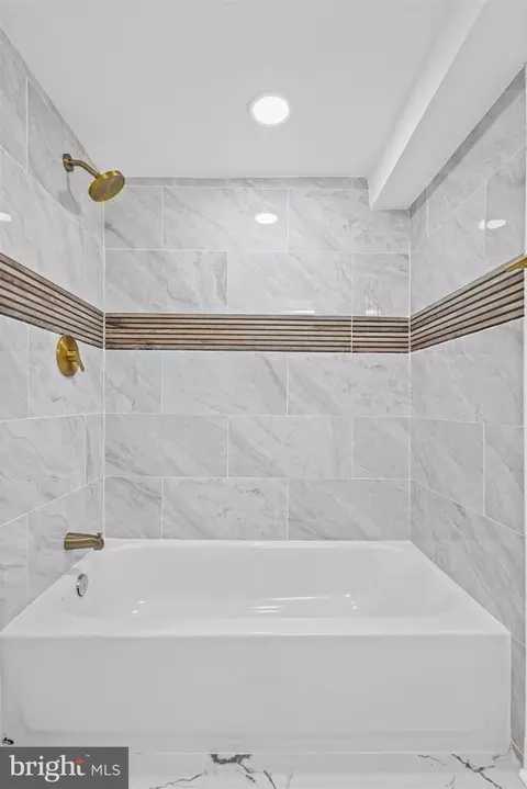 Bath - 38 N Monastery Ave, Baltimore, MD 21229 photo 2 of 5