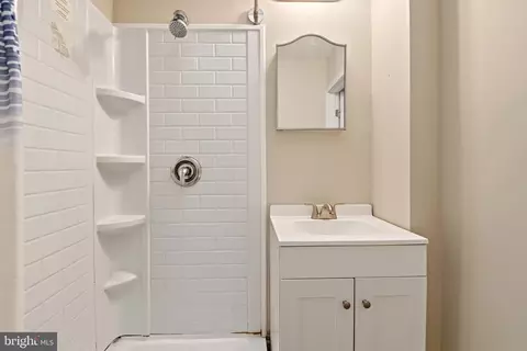 Bath - 3502 Hamilton Ave, Baltimore, MD 21214 photo 1 of 2