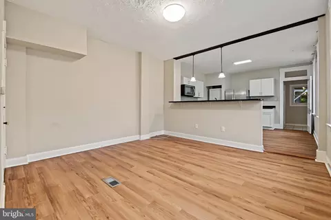 Living - 3502 Hamilton Ave, Baltimore, MD 21214 photo 5 of 7