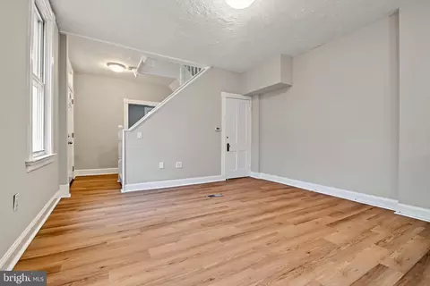 Living - 3502 Hamilton Ave, Baltimore, MD 21214 photo 4 of 7