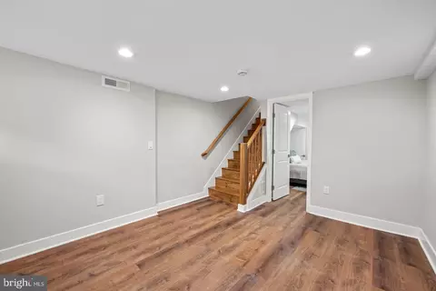 Entry Way - 410 E Fort Ave, Baltimore, MD 21230 photo 5 of 6