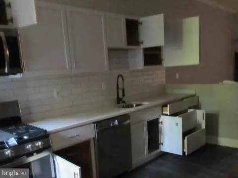 Entry Way - 1215 E Preston St, Baltimore, MD 21202 photo 5 of 18