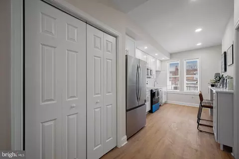 Entry Way - 2326 Sidney Ave, Baltimore, MD 21230 photo 8 of 9