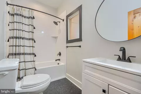 Bath - 3208 Elliott St, Baltimore, MD 21224 photo 1 of 10