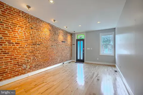 Living - 3208 Elliott St, Baltimore, MD 21224 photo 2 of 4