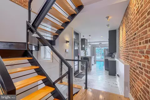 Entry Way - 3208 Elliott St, Baltimore, MD 21224 photo 1 of 12