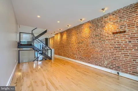 Living - 3208 Elliott St, Baltimore, MD 21224 photo 1 of 4