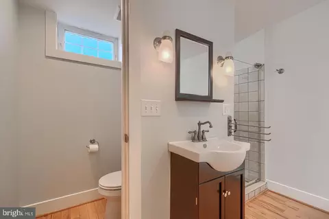 Bath - 3208 Elliott St, Baltimore, MD 21224 photo 6 of 10
