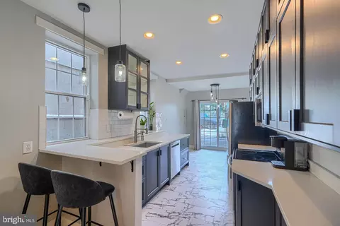 Entry Way - 3208 Elliott St, Baltimore, MD 21224 photo 5 of 12