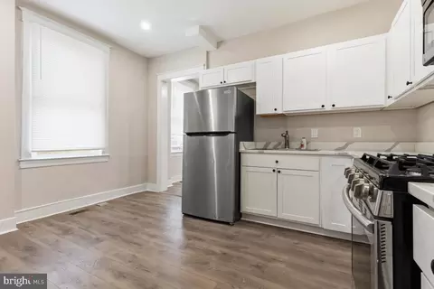 Entry Way - 240 N Monastery Ave, Baltimore, MD 21229 photo 2 of 5