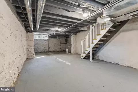 Entry Way - 240 N Monastery Ave, Baltimore, MD 21229 photo 5 of 5
